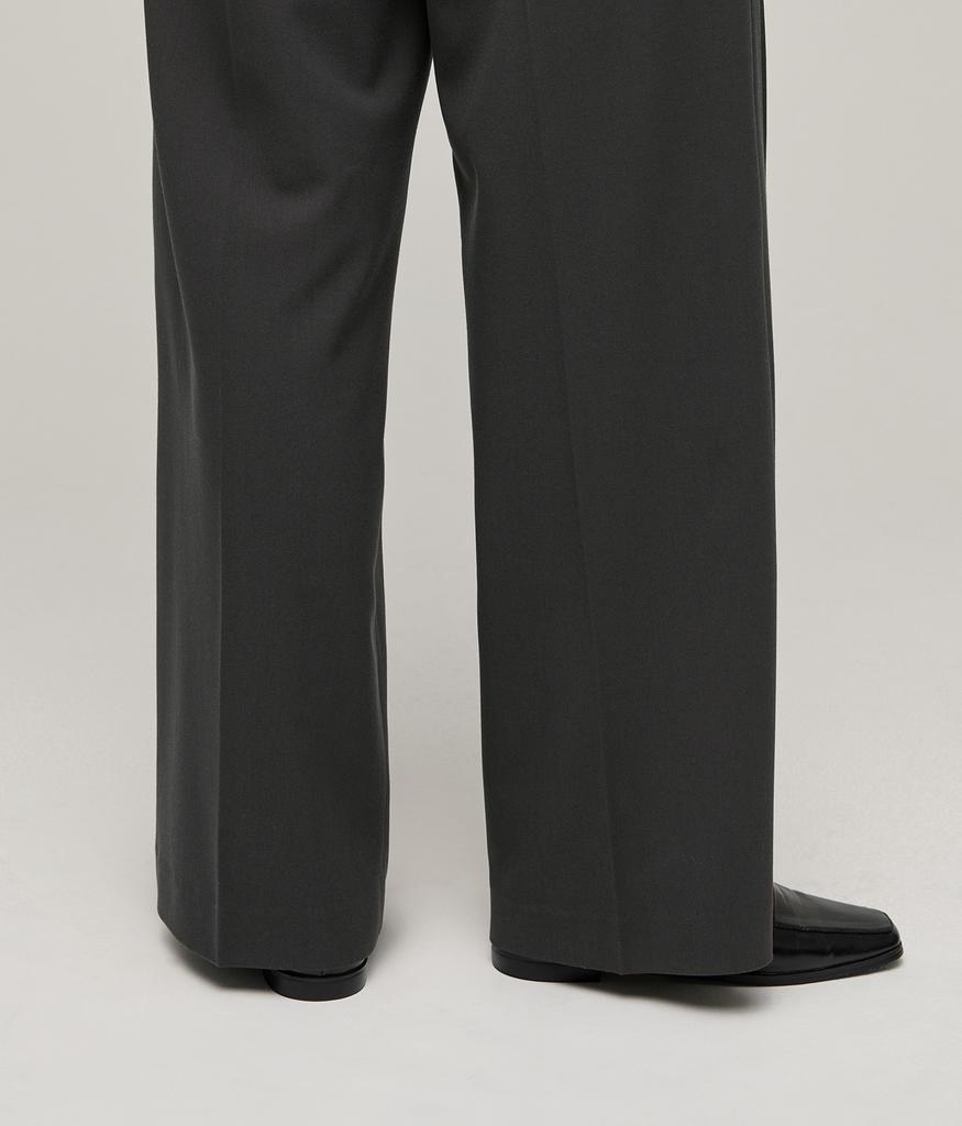MUSINSA STANDARD WOMAN Women'S Side Adjust Two-Tuck Wide Slacks [Gunmetal]