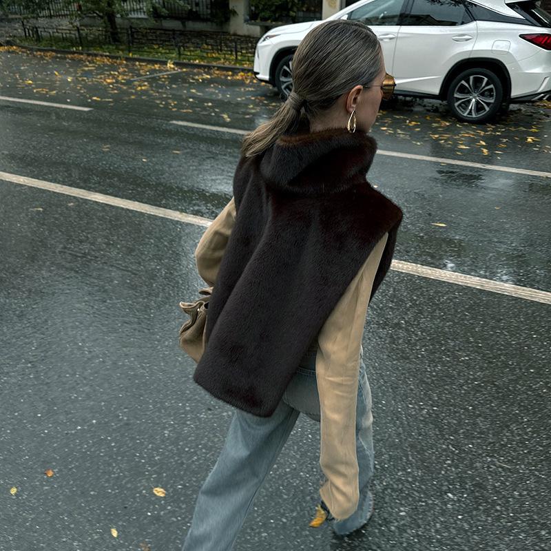 2025 Women's Solid Color Semi-High Neck Sleeveless Furry Top for Autumn & Spring