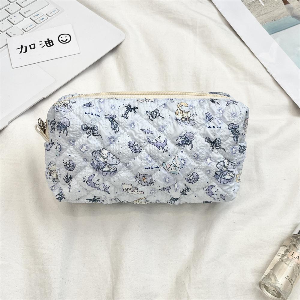 

424 Мультяшный рельефный стеганый пенал Ручная косметичка Женская вместительная сумка для хранения Студенческий пенал на молнии для канцелярских принадлежностей
