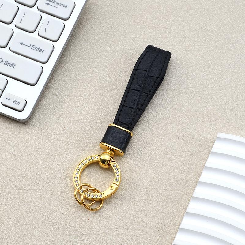 Cross-border wholesale creative drilling ring leather crocodile pattern keychain light luxury Internet celebrity storage pendant personalized s