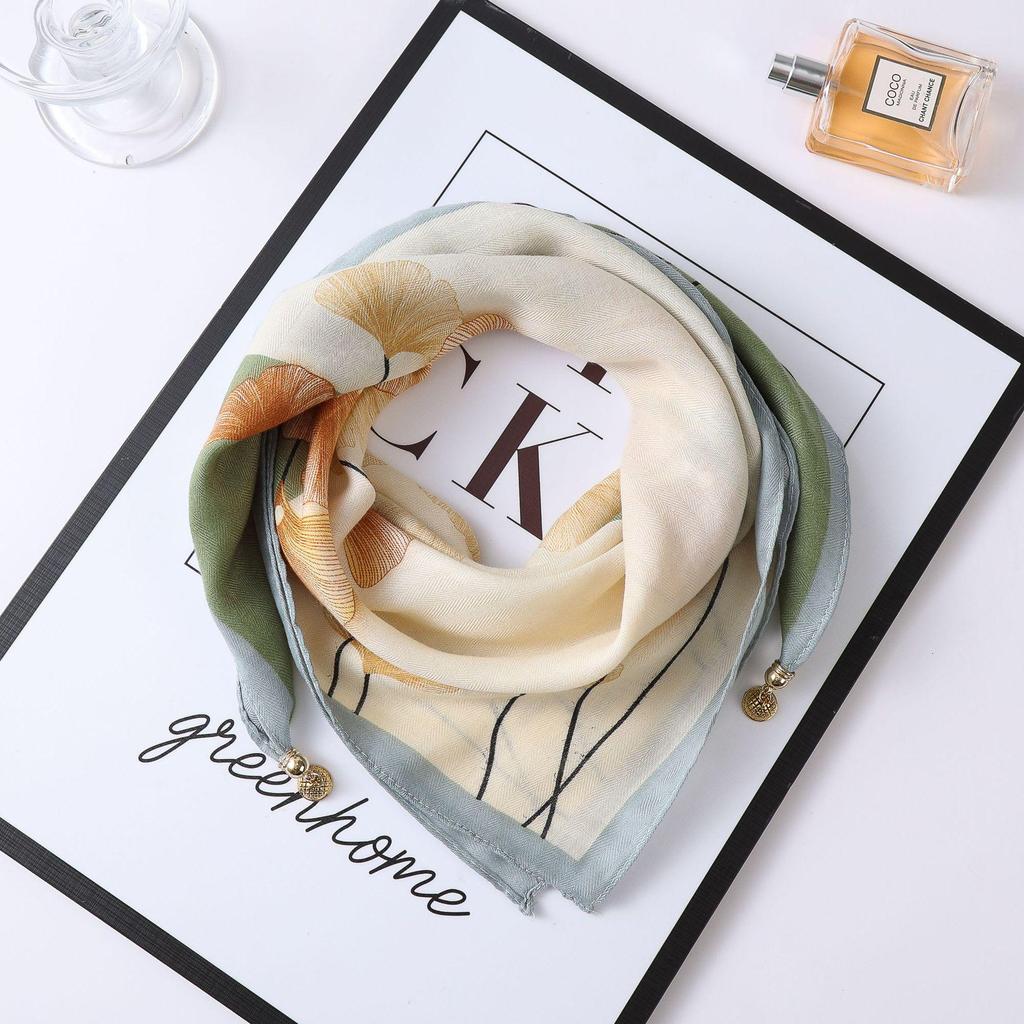 Herbst/Winter Seidenschal im Western-Stil mit koreanischem magnetischem Goldkugel-Akzent