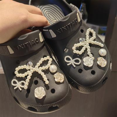 1 Satz Neue Perlen Schleife Schuhanhänger Set Perlen Blume Erweiterte Schuhdekorationen DIY 3D Abnehmbare Schnalle Schuhzubehör