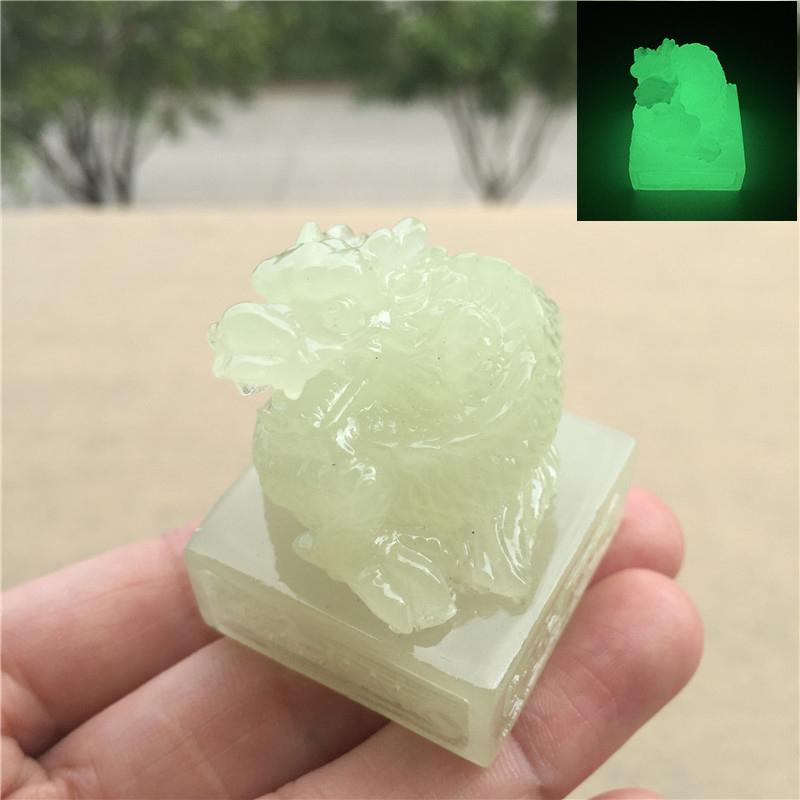Chinesische Drachenstatue Figur Handgefertigter Stein Kaiserliches Jade-Siegel Handwerk Jahr Tierkreiszeichen Drachenskulptur Heimdekoration Zubehör