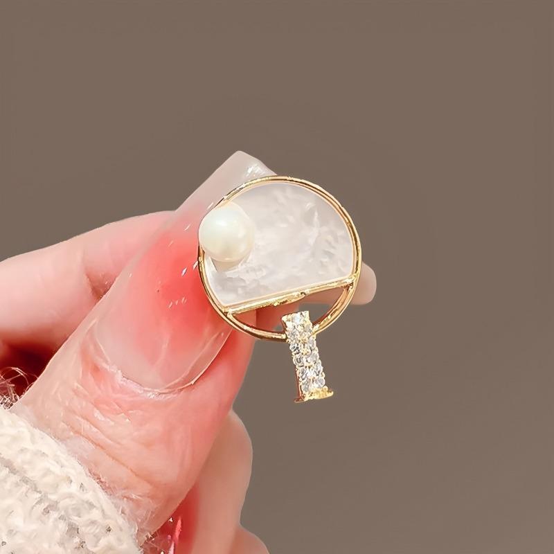 Creative Table Tennis Brooch with A Niche Design Sense, Anti-glare Pin, Collar Buckle, and Small Brooch Fix