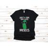 Girl Pickles T Shirt Pickle Funny Lovers Womens SweaT Vintage Washed Homme Fashion Comfortable Graphic Versatile