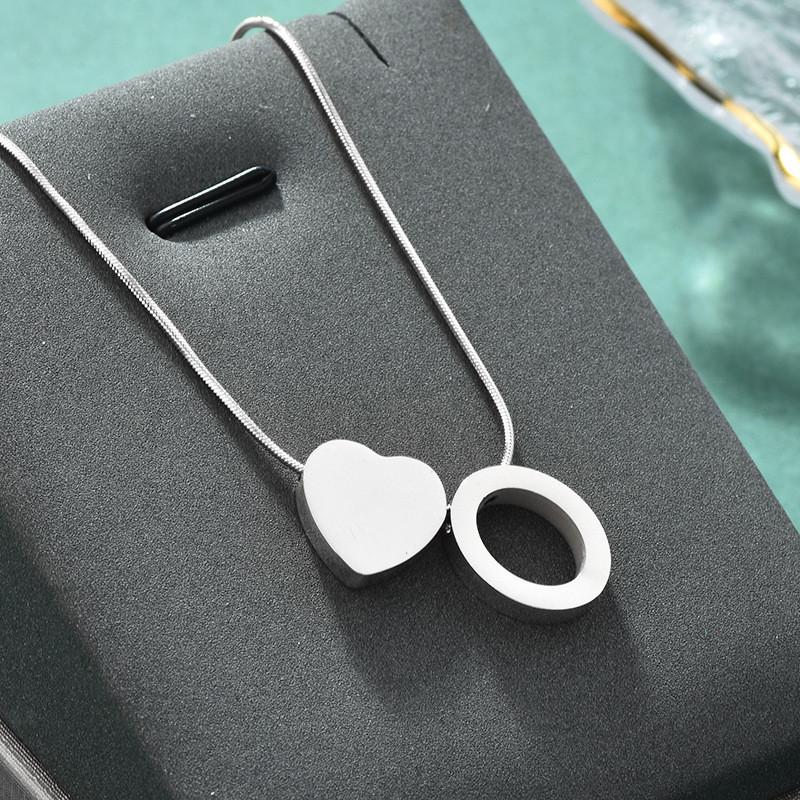 Elegante Colar com Pingente de Coração com Alfabeto Personalizado em Aço Inoxidável para Mulheres