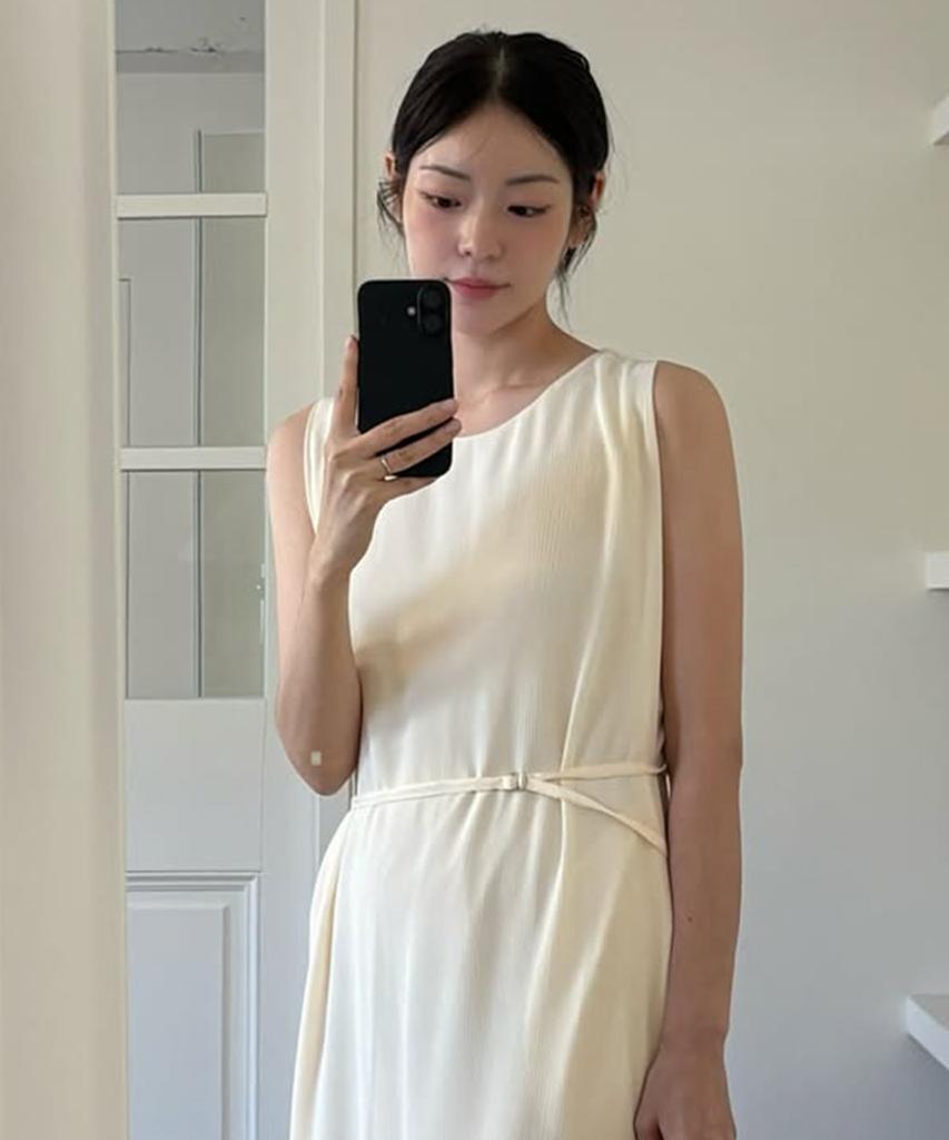 Sellebsyabedisyeon 26Ss Pleated Armhole Cover Long Dress