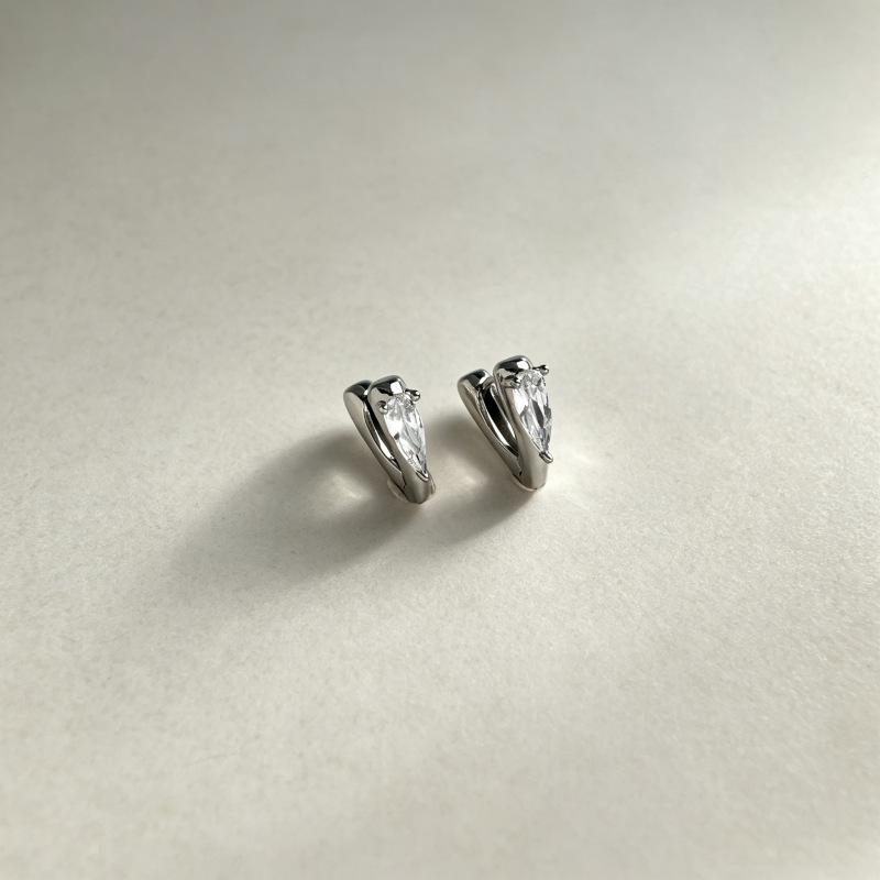 Minimalist Geometric Heart Water Drop Zirconia Earring Hoops - Fashionable, Versatile, Small, and Exquisite
