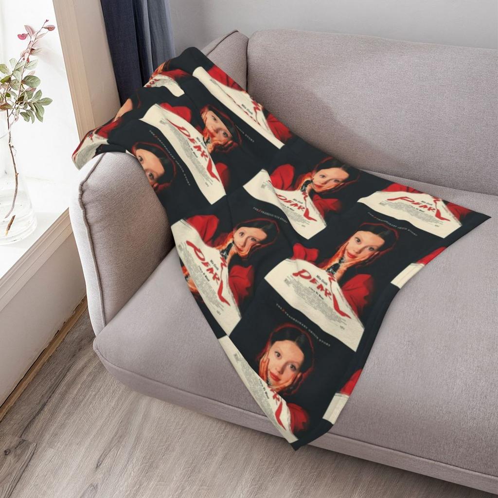 Mia Goth Movie Throw Blanket Furry Bed Covers Manga Extra Large Throw Christmas Gifts Beautifuls Blankets