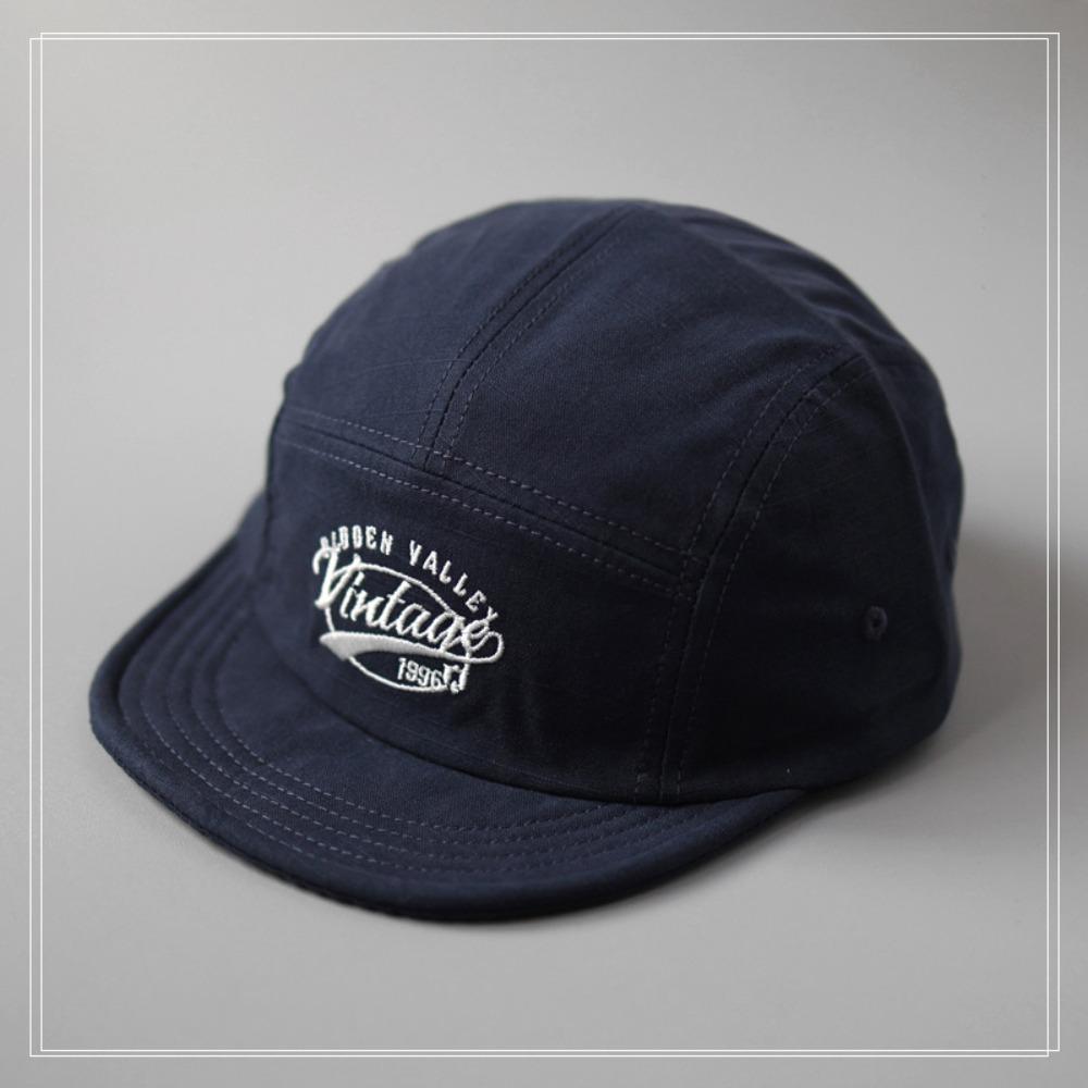 

Casual Short Brim Baseball Cap 5-Panel Breathable Flat-brimmed Sun Cap Letters Embroidery Cotton Trucker Hat