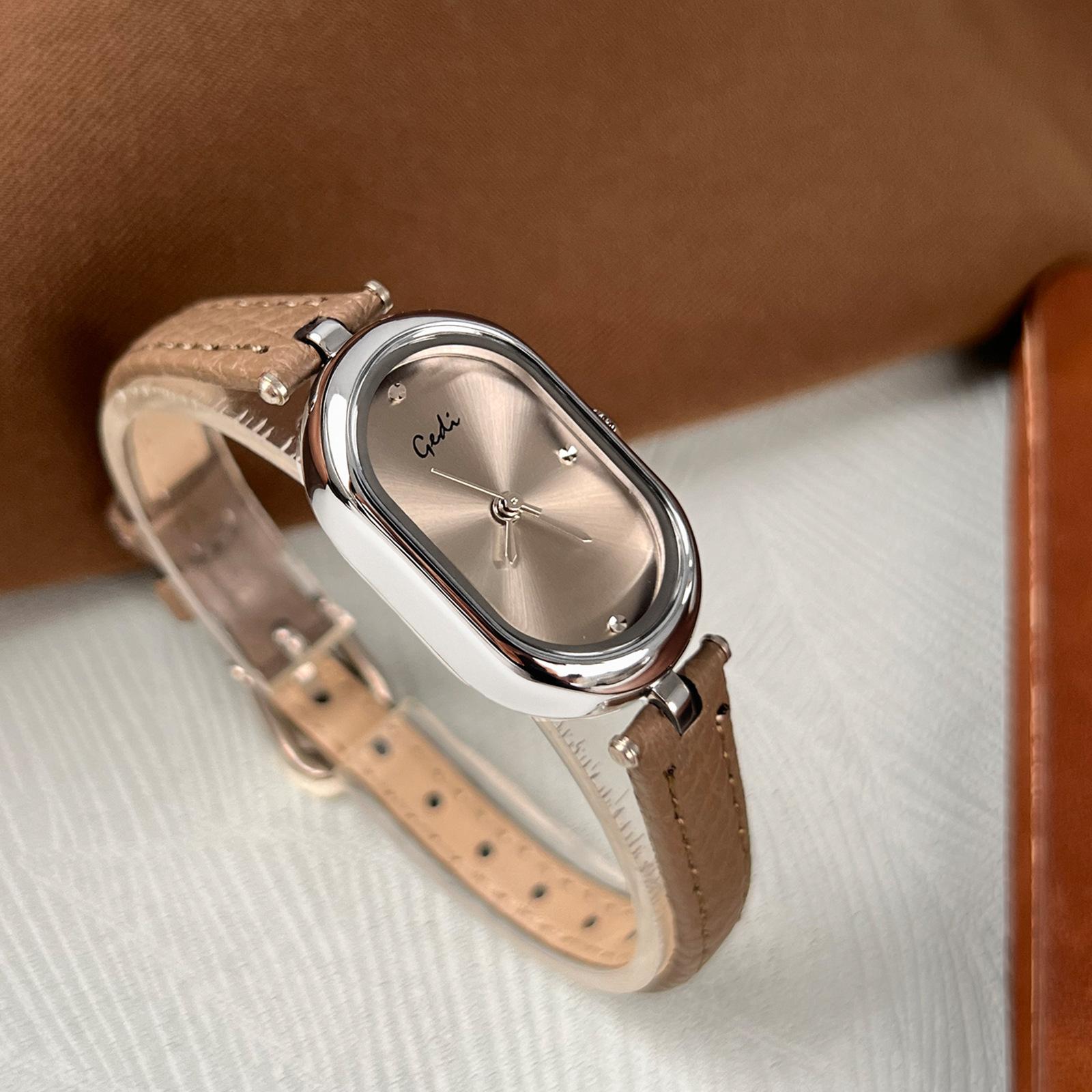 

French Retro Oval Watch Female, Wind Exquisite And Simple Temperament Belt Quartz Watch