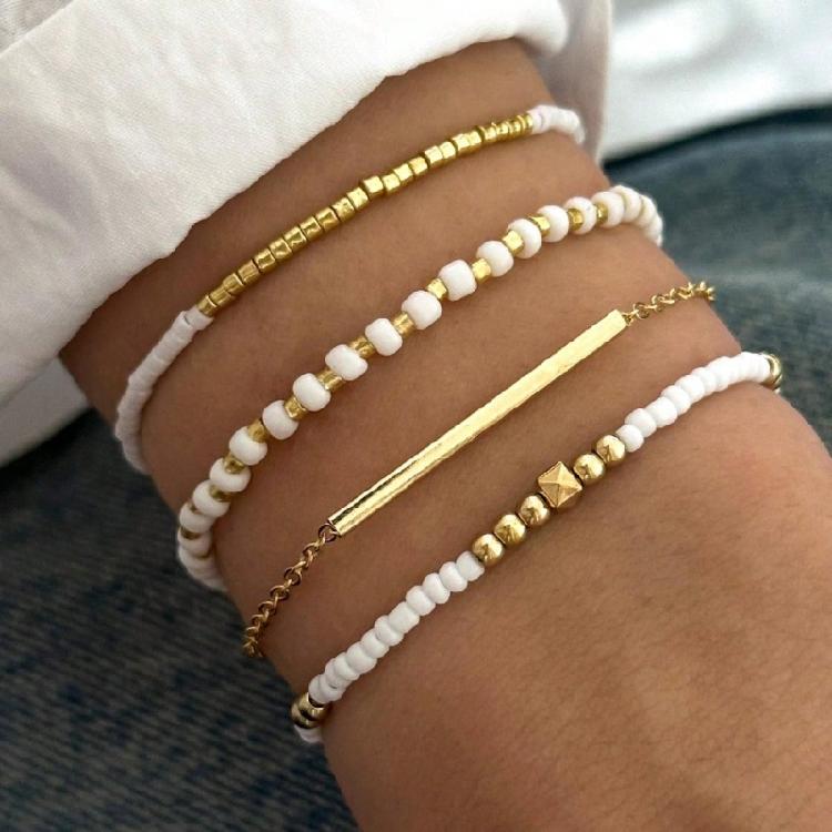 4er-Pack Buntes Perlenarmband Perlenarmband Rundperlenarmband Handgefertigt Verstellbarer Schmuck Geschenk für Stilvolle Frauen