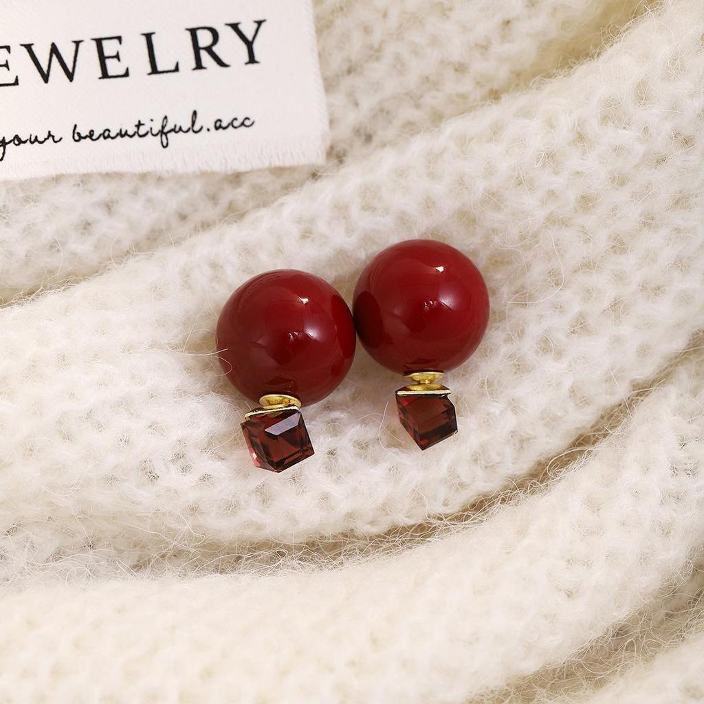 Silver Needle Red Heart Pearl Drip Stud Earrings: French Retro Vintage Ear Cuffs for Autumn and Winter.