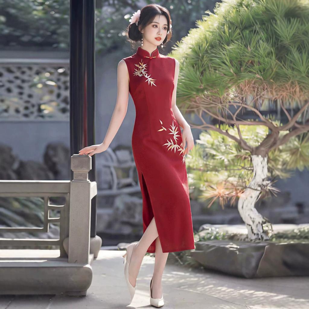 Red embroidered bamboo leaf sleeveless cheongsam 1011 new new Chinese style improved toasting dress engagement dress women