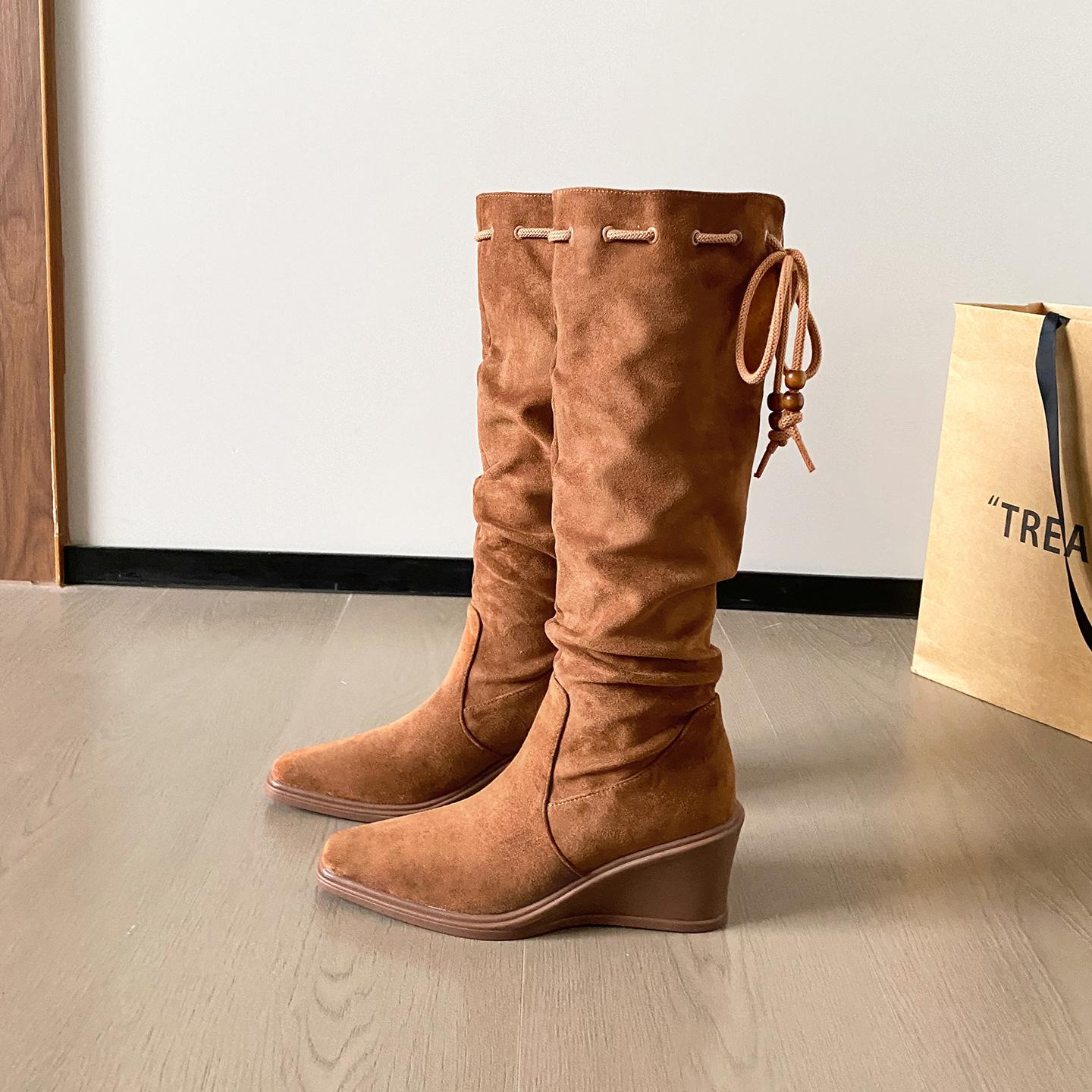 

New spot suede retro pointed boots children 2025 new high heel boots belt buckle thick bottom high tube slope 40 коричневый