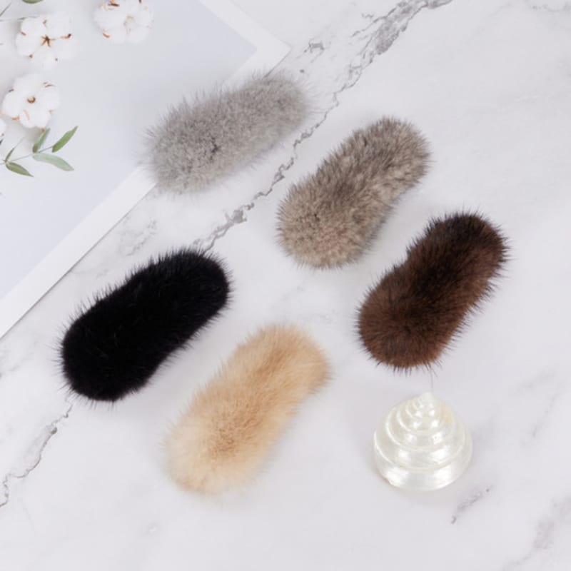 LALA Natural Mink Fur Snap Pin