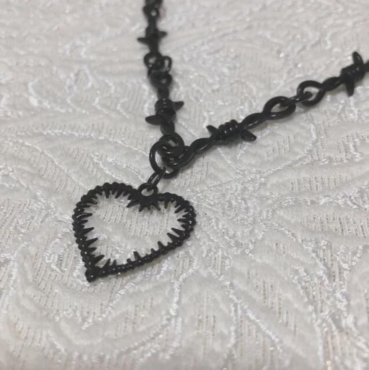 Collier Love Thorn: Pendentif Hip-Hop Tendance Épine Noire pour Hommes et Femmes