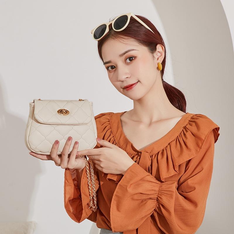 Fashion Women's Bag New Niche Design Texture Embroidery Bag Small Simple Small Bag