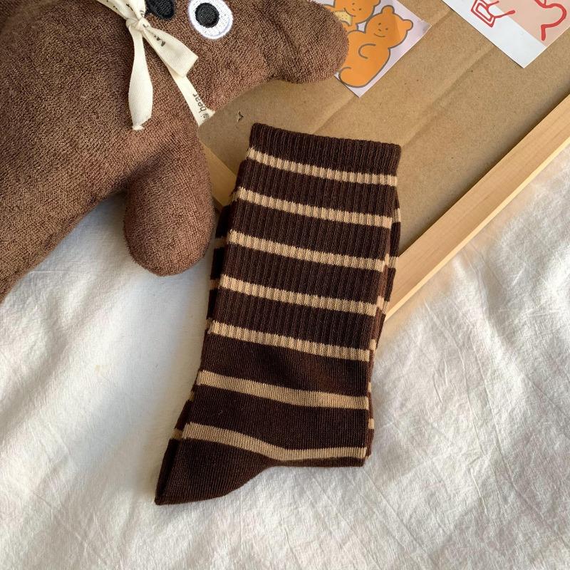

Полосатые махровые носки для женщин, до середины икры, осенне-зимние, женские носки из чистого хлопка, впитывающие пот, носки в стиле ретро, хлопковые носки 1 pair темный кофе