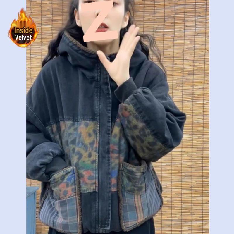 Retro Print Fleece-Lined Hooded Denim Jacket – Winter Warmth & Slim Fit 2025