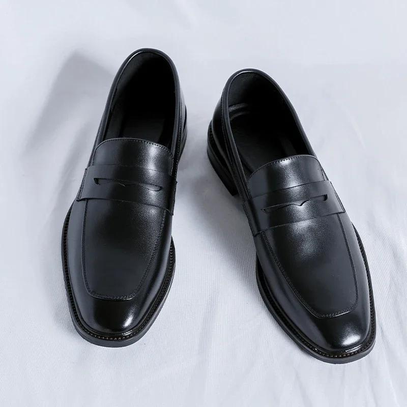 Hot Sale Elegantes Leather Slip on Mens Loafers Comfy Walking Men Casual Shoes Fashion Designer Moccasins Drive Shoes For Man