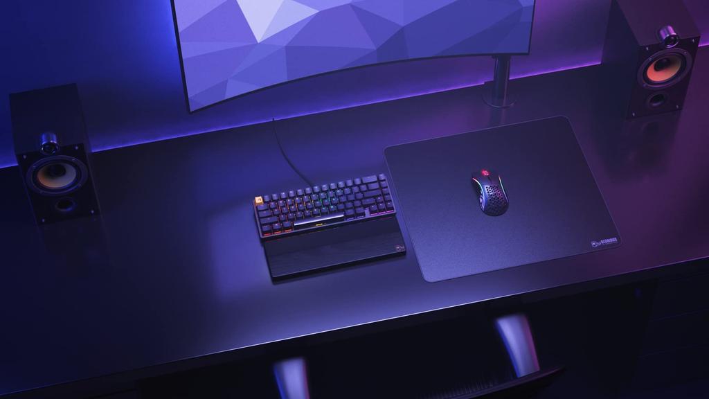 Glorious Gaming Stitched 2mm Thick Black MS548 Mousepad, Fabric, Anti-Fray Edge, Non-Slip Rubber, Washable, 41x46cm, (Slim), (G-XL)