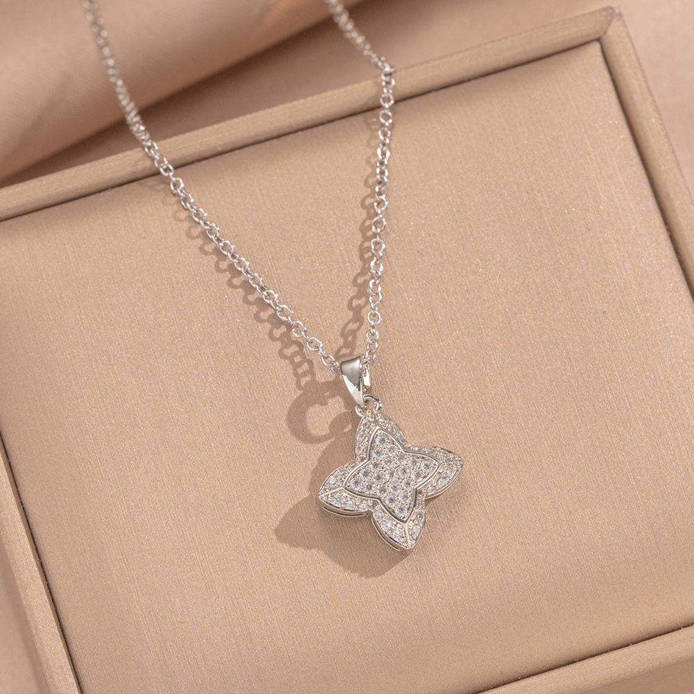 Elegant Colorfast Four-Leaf Clover Necklace, Versatile Titanium Steel Choker with Clavicle Chain
