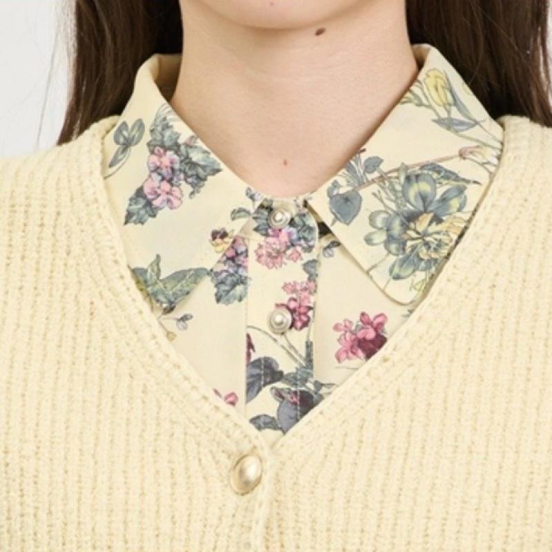 BCBG Thick V Neck Knit Cardigan B5s1k101