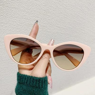 New In Fashion Cool Sunglasses for Women Luxury Brand Anti Strong Light Vintage Cat Eyes Sun Glasses Ladies  UV400
