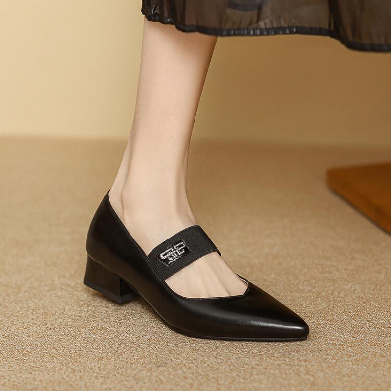 

New four-season women s shoes casual black beef tendon soft-soled flats low-heeled women s single shoes square heel one pedal pointed head 39 чёрный