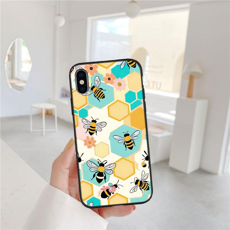 FM5 Art Bees Cartoon Phone Case for Motorola Edge 60 60s 70 G86 G56 G54 E14 G04S G45 G54 G64 S30 S50 X30 X40 X50 Pro Power