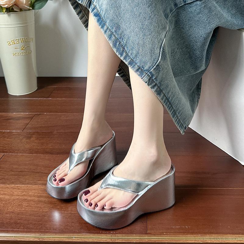 Small Height-increasing Thick-bottomed Flip-flops Female Summer Outer Wear Pinch Foot Muffin Slippers Slope Heel Sandals Female