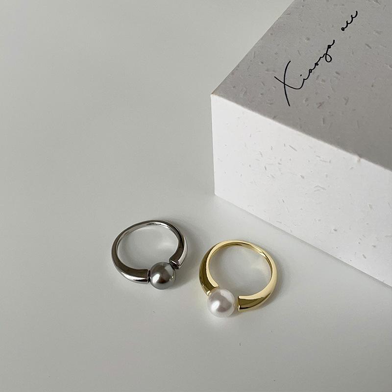 Cold And Smooth Metal Pearl Ring, Female Niche Design, Elegant Temperament, Fashionable And Exquisite, Versatile Ring Ring.