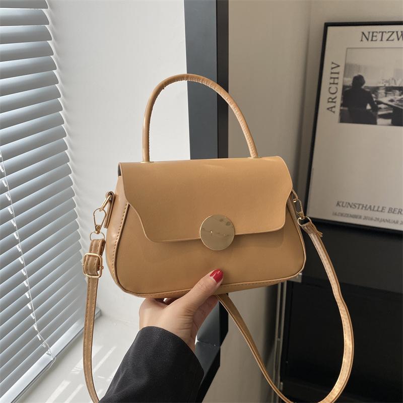 This year's popular bag women's 2024 new fashion texture casual shoulder bag autumn solid color messenger small square bag