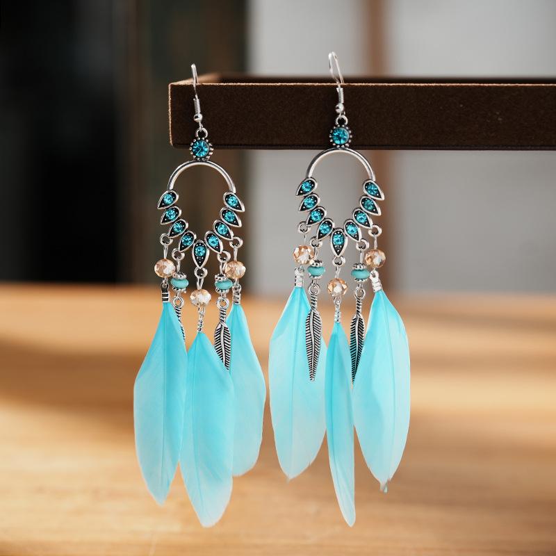 New Earrings with Fashionable Waterdrop Diamond-studded Feather Earrings