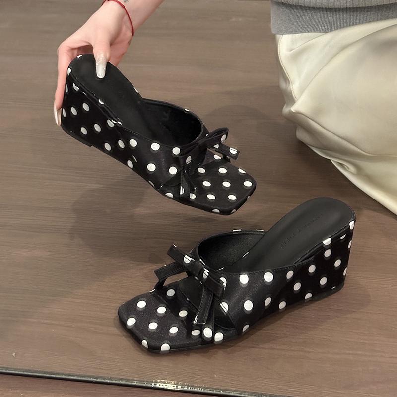 French Polka Dot Bow Slippers for Women's Outward Wear 2026 Summer New Square Toe Niche Wedge Half Slippers