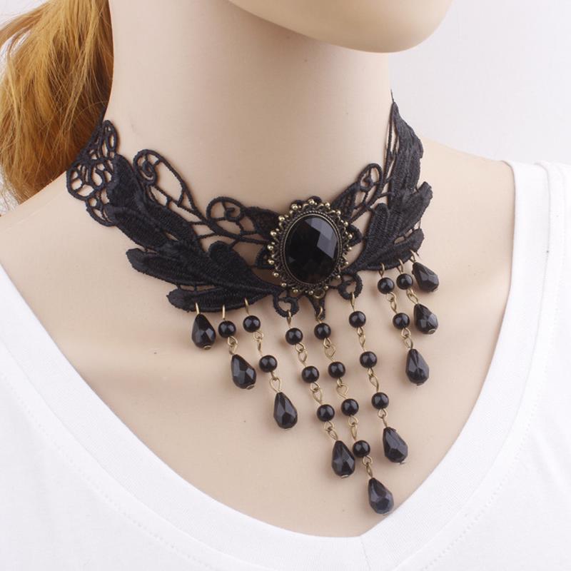 

Кружевное ожерелье на шею с чёрными бусинами-каплями чёрный