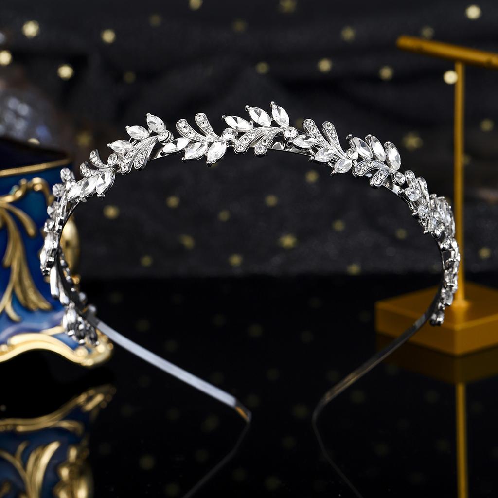 Simple Crystal Women's Hair Bands Fashion Alloy Mori Princess Headband Headdress Party Holiday Jewelry Hair Accessories Tiara