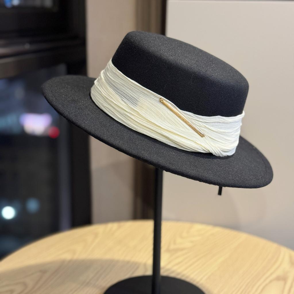 New Hepburn Style Silk Linen Bow Wool Flat Hat Women's Autumn and Winter Retro Flat Brim Hat Fashionable Felt Hat