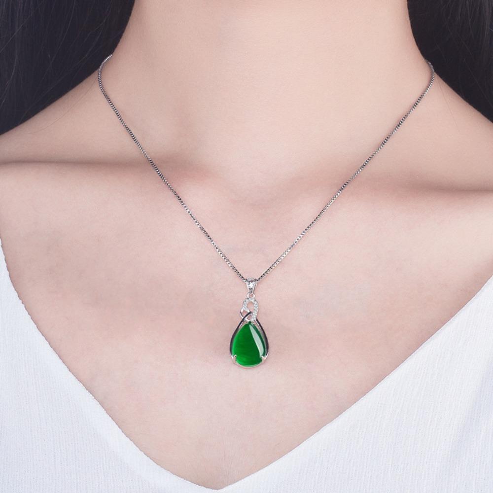 Silver Plated Red Corundum Pendant Necklace Women Green Agate Gemstone Short Choker Collarbone Jewelry