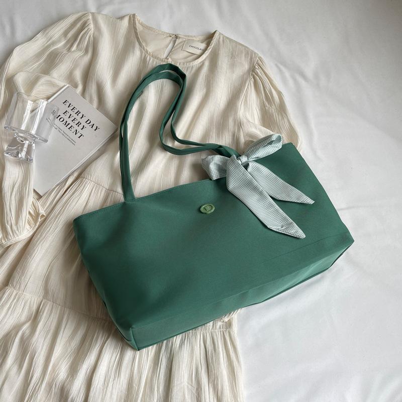 2025 New Korean Version Commuter Tote Bag Women's Large-capacity Handbag with Simple Personality and One Shoulder Fashion Big Bag