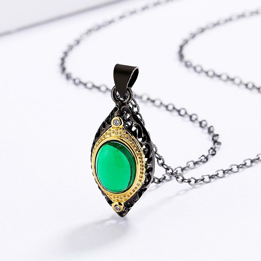 Exquisite Emerald Agate Inlaid Clavicle Chain Elegant Black Gold Women's Jewelry Sweater Chain Party Wedding