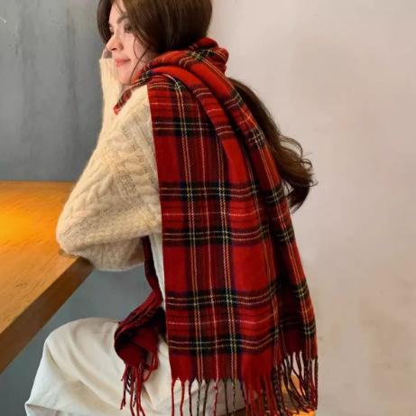 Scarf women's autumn and winter high-end plaid shawl new warm Korean version atmosphere student scarf versatile