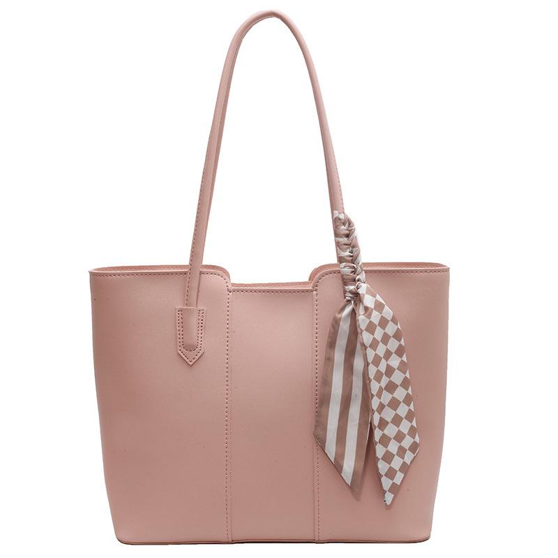 

Large capacity shoulder tote bag 2025 new high-end retro autumn and winter bag women s commuter personality versatile messenger bag розовый