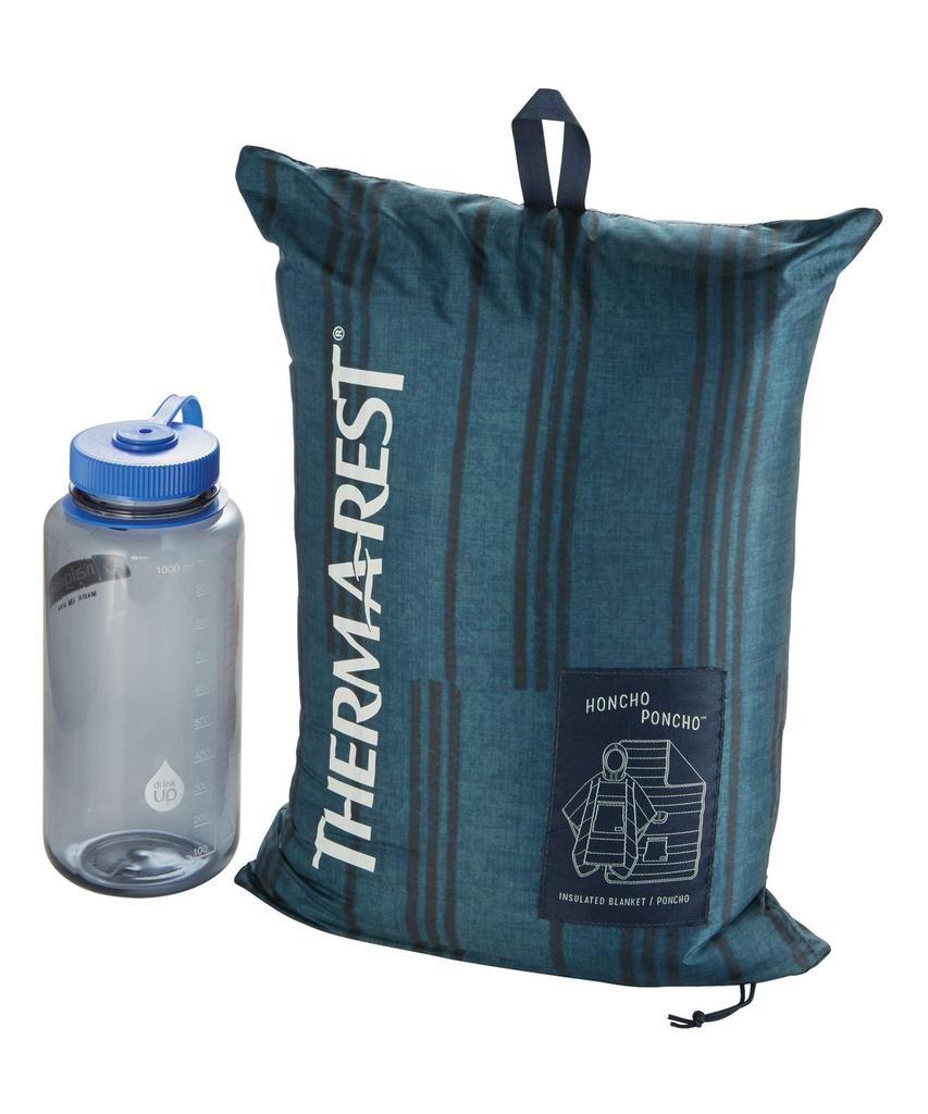 THERMAREST Honcho Poncho Insulated Outdoor Blanket Poncho with Hood Blue Print One Size