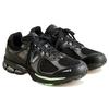 New Balance Baskets noires poudre vertes pour hommes 2002R M2002RLD