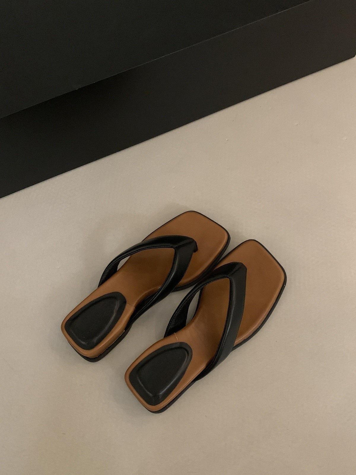 

Thick-soled heel heel cool slippers women s summer wear 2025 new models with skirts beach flip-flops sandals 35