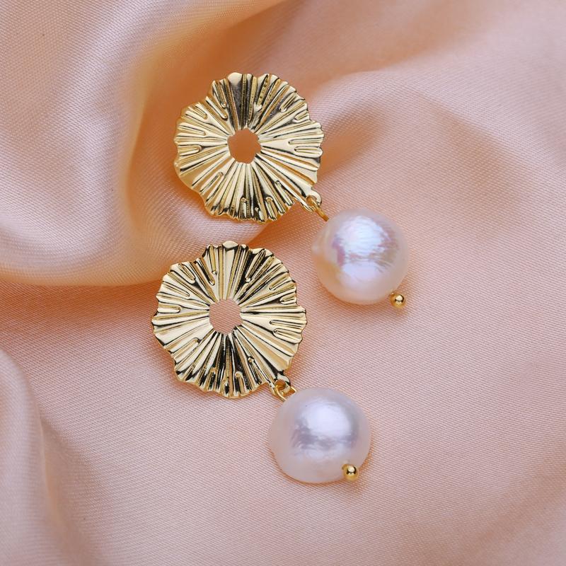 

Серьги-гвоздики SENIKO с натуральным пресноводным жемчугом в стиле барокко, модные серьги-гвоздики с цветком золотого цвета для женщин, вечерние украшения белый