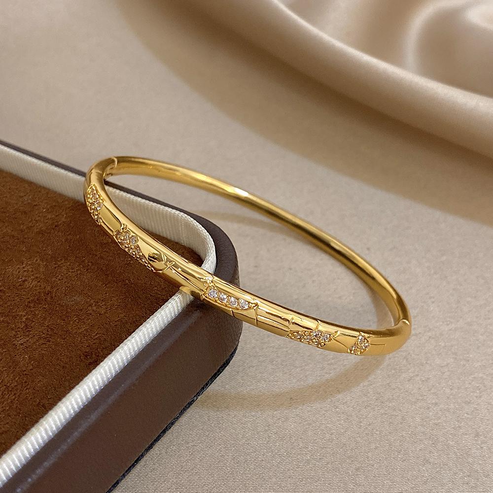 Greatera Irregularly Patterned Diamond-encrusted Fine Bracelet Copper Plated Gold Thin Design Women's Bangle Party Gift