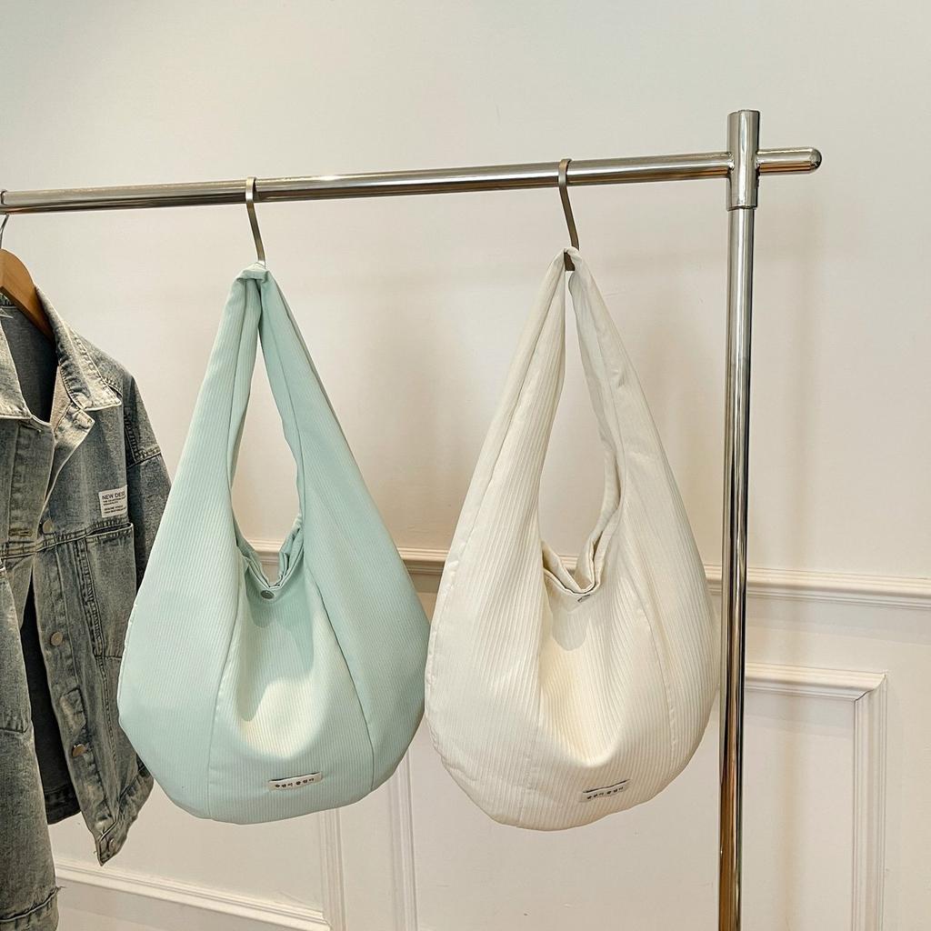 Fashion women's bag spring solid color light casual large capacity pleated shoulder bag messenger bag simple versatile bag